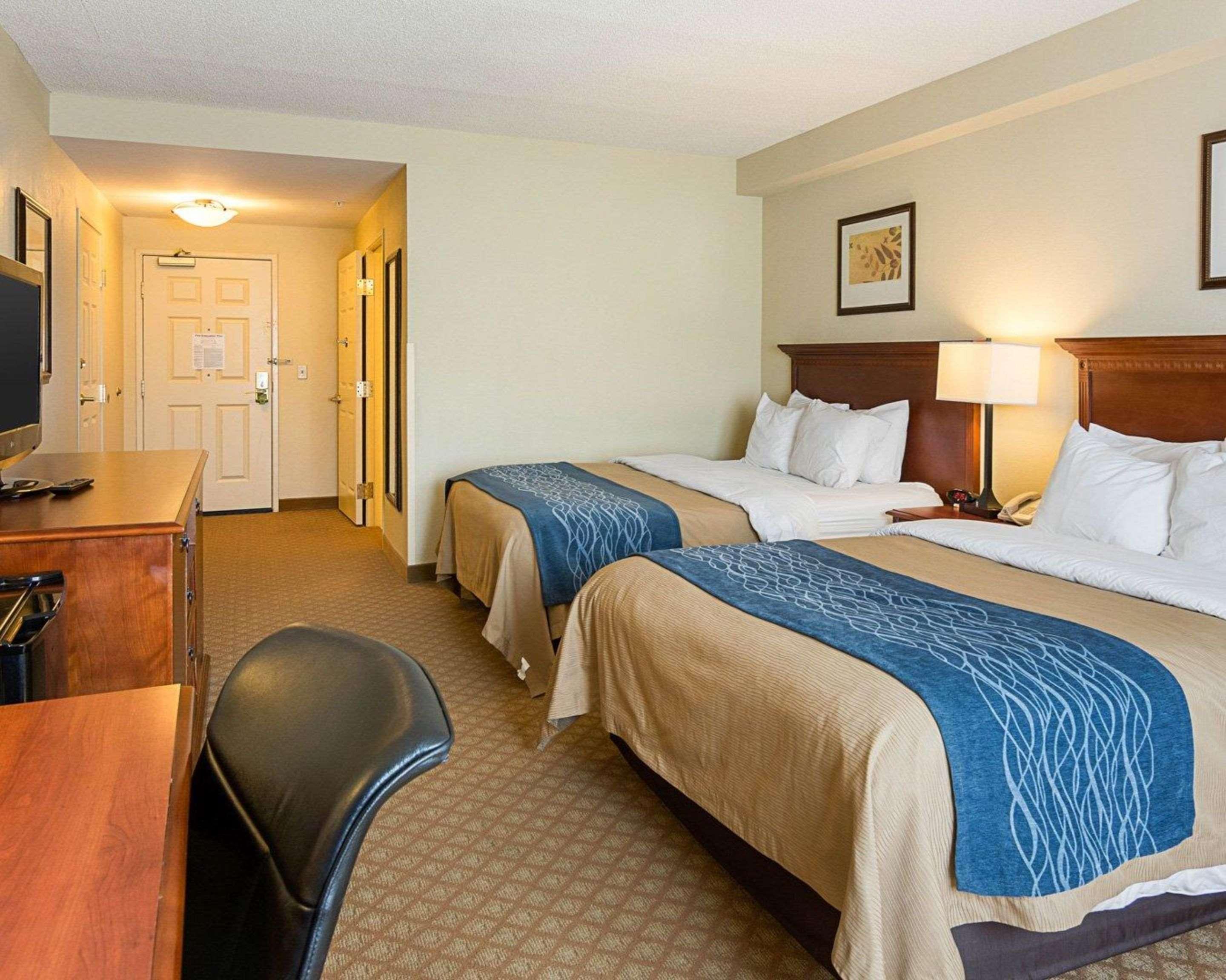 Comfort Inn & Suites Virginia Beach - Norfolk Airport מראה חיצוני תמונה