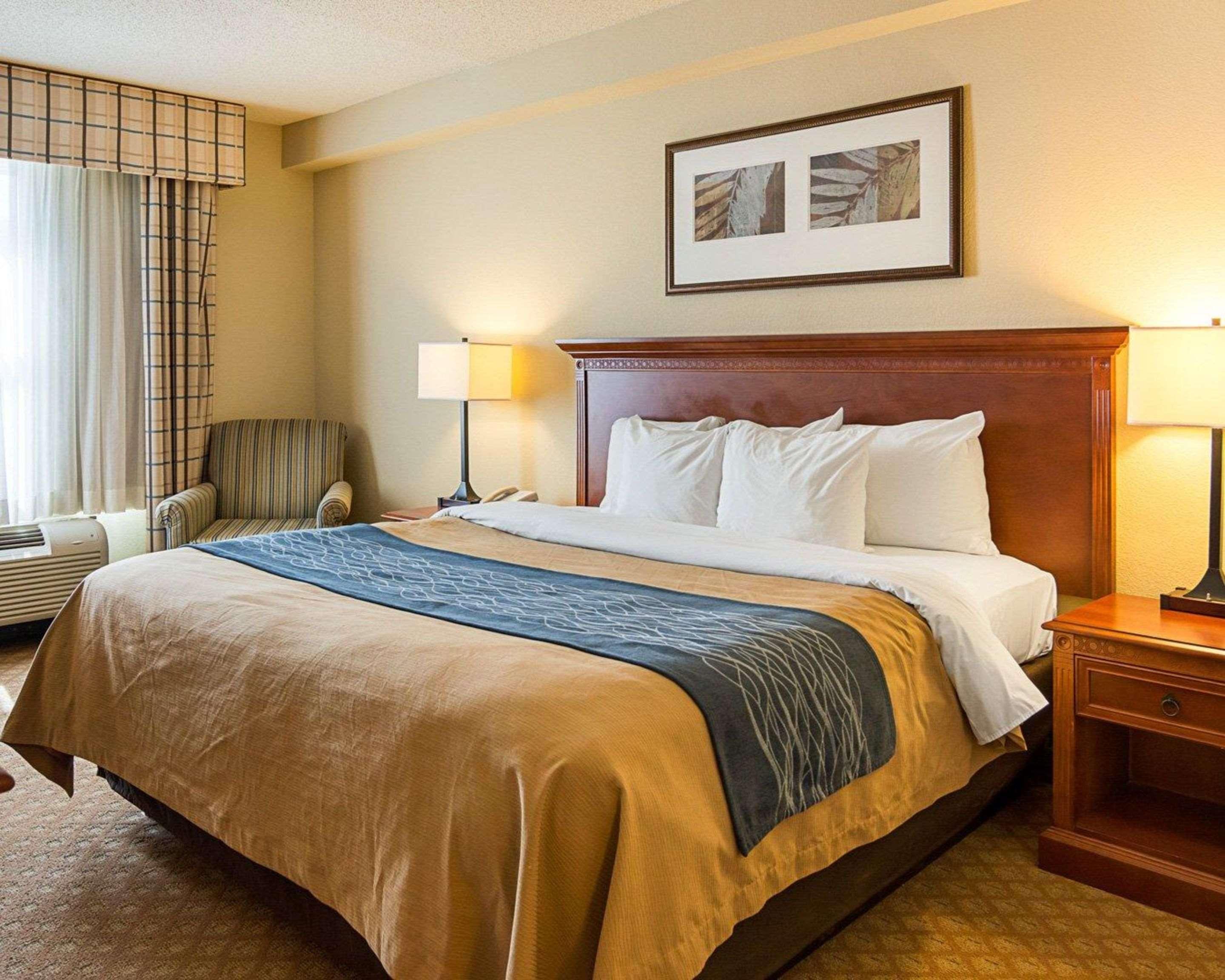 Comfort Inn & Suites Virginia Beach - Norfolk Airport מראה חיצוני תמונה