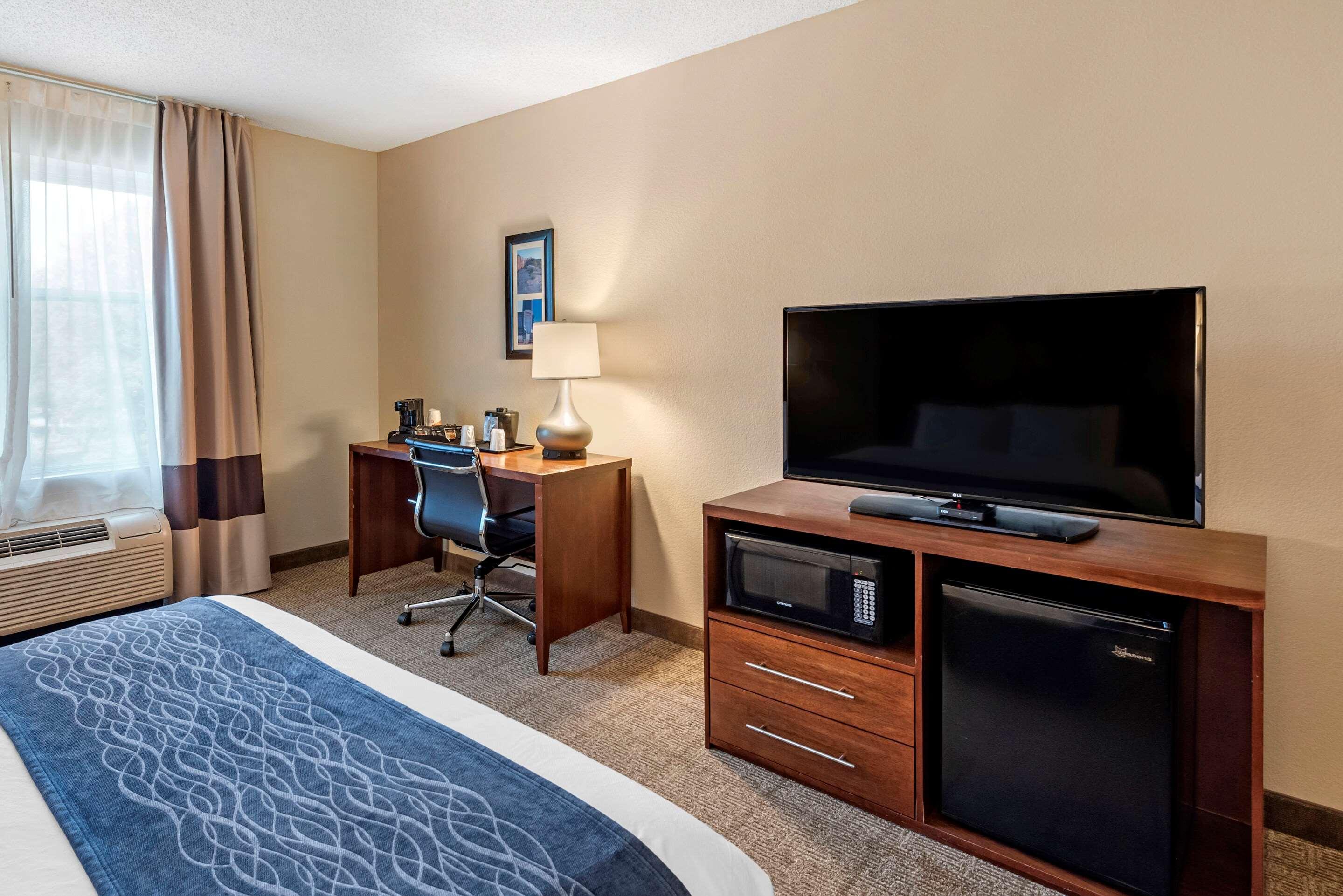 Comfort Inn & Suites Virginia Beach - Norfolk Airport מראה חיצוני תמונה