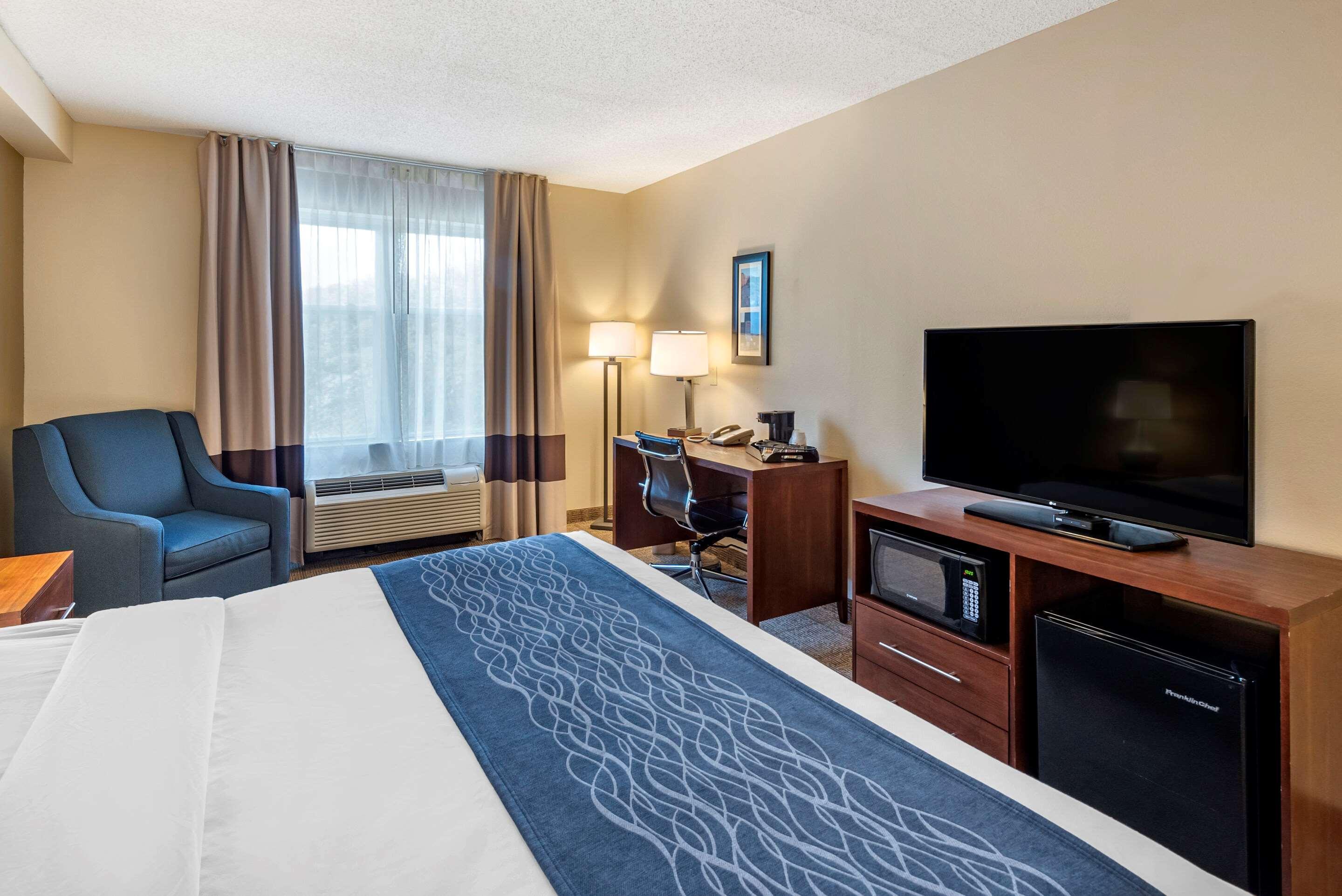 Comfort Inn & Suites Virginia Beach - Norfolk Airport מראה חיצוני תמונה